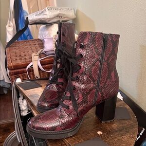 Naturalizer Callie Red-Maroon Snakeskin Lace-Up Ankle Boots